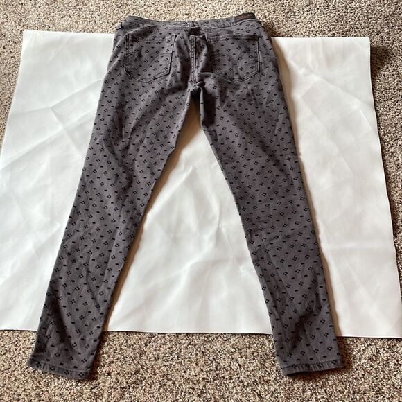 Levi 535 grey with black designs leggings - Picture 7 of 14